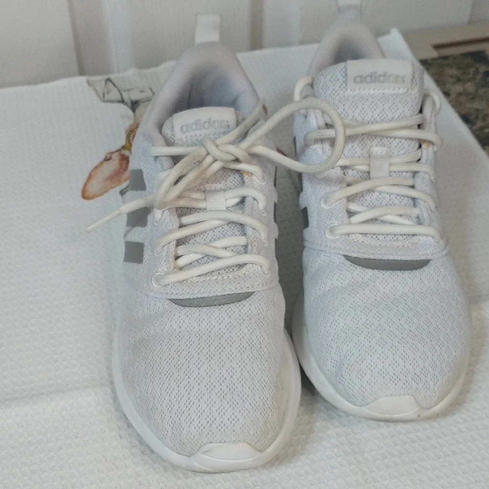 Adidas Cloudfoam "Super" White & Gray Ladies Size 7.5 Running Shoes. VGC. (H&J) - Picture 2 of 11